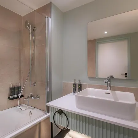Hyatt Centric 4*