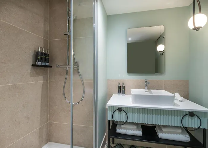 Hyatt Centric 4* ריימס